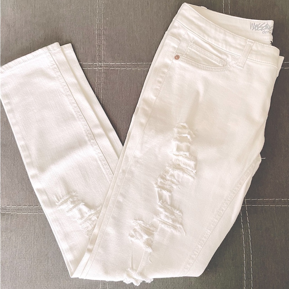 Women’s white stretch distressed skinny jeans